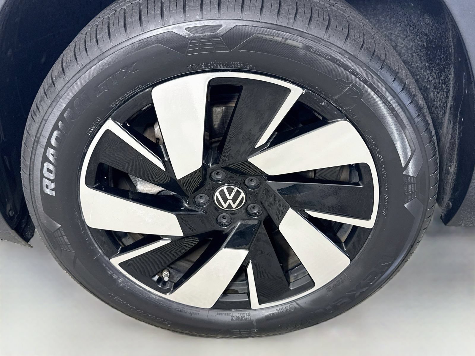 Certified 2024 Volkswagen Atlas Cross Sport SE AWD/4WD image 29