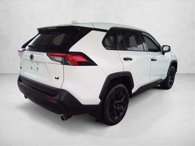 Used 2022 Toyota RAV4 LE FWD image 5