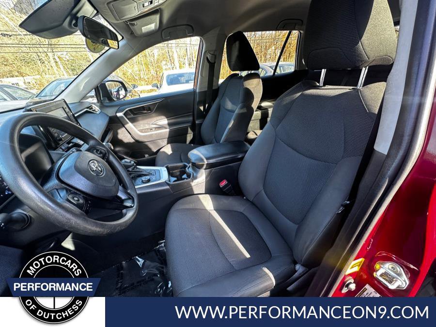 Used 2019 Toyota RAV4 LE w/ Carpet Mat Package AWD/4WD image 13