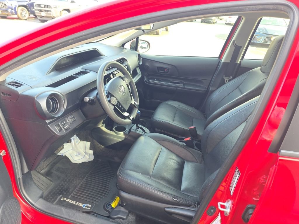 Used 2018 Toyota Prius C One FWD image 12