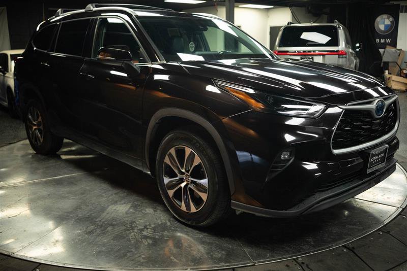 Used 2022 Toyota Highlander XLE FWD image 5