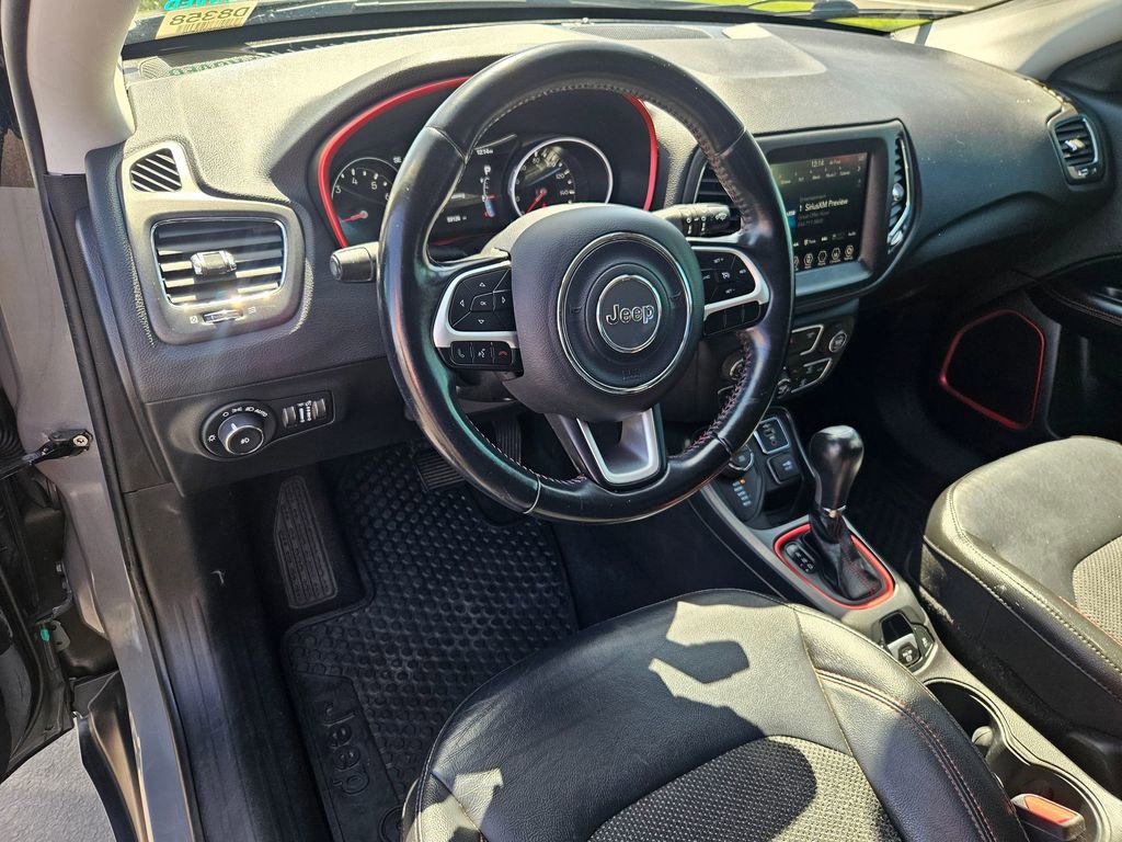 Used 2020 Jeep Compass Trailhawk AWD/4WD image 13