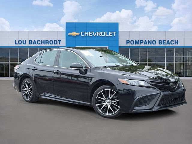 Used 2023 Toyota Camry SE