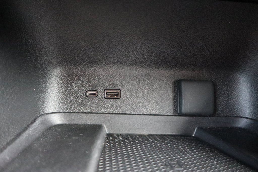 Used 2024 Chevrolet Traverse Z71 image 16