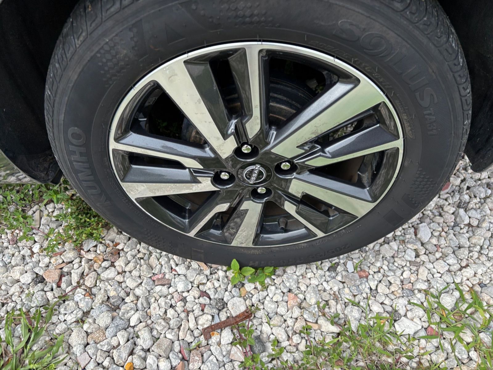 Used 2025 Nissan Versa SV FWD image 30