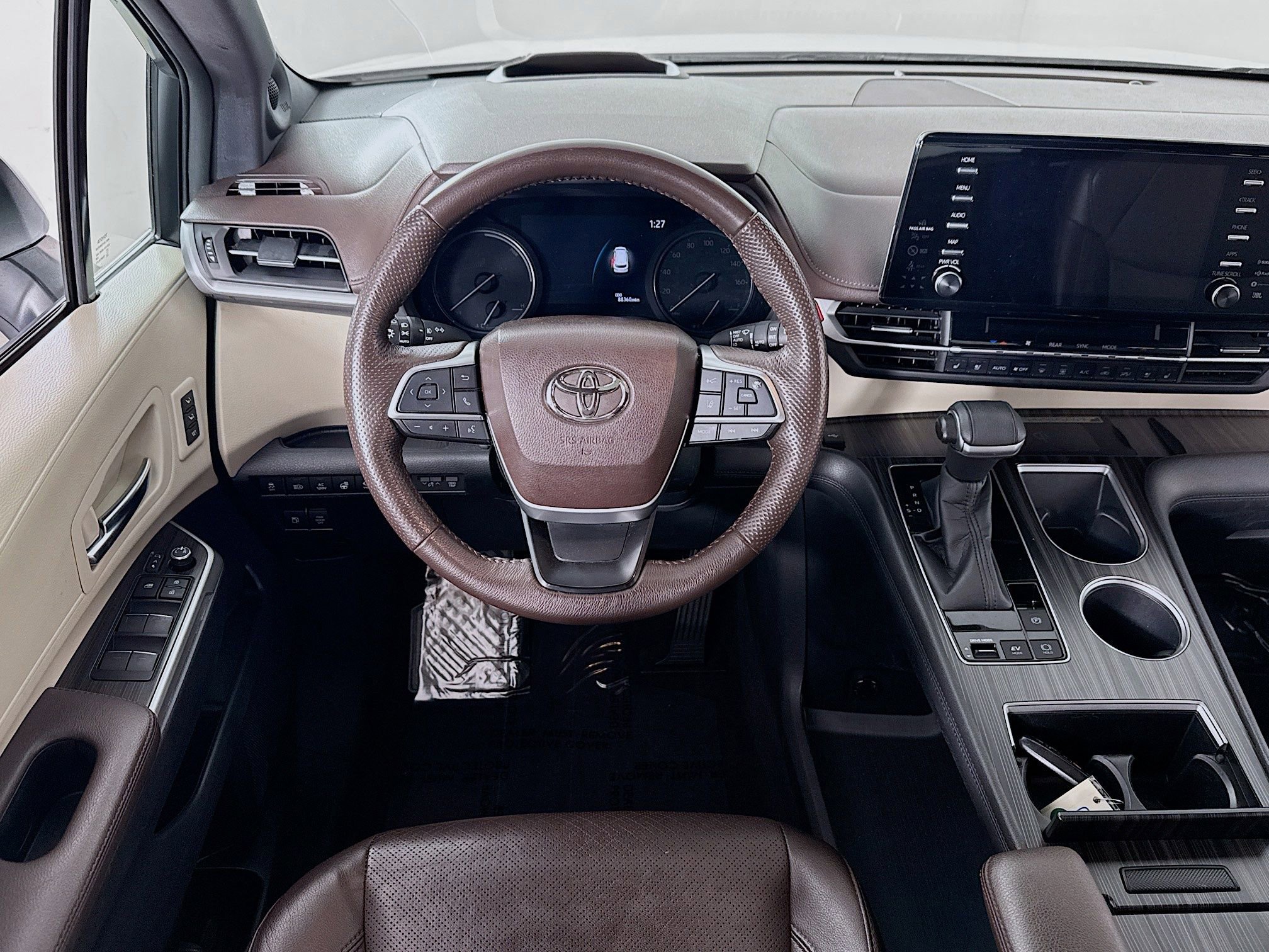 Certified 2022 Toyota Sienna Platinum image 19