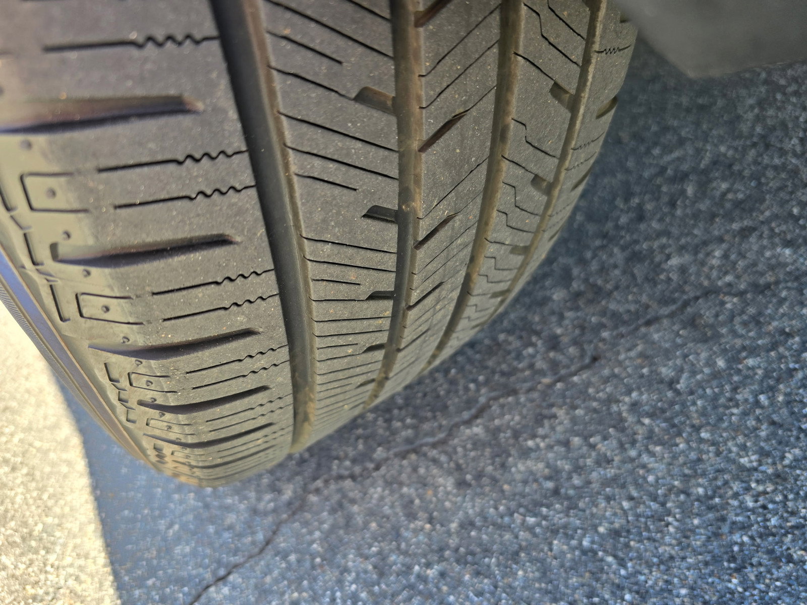 Used 2018 Land Rover Discovery HSE image 38