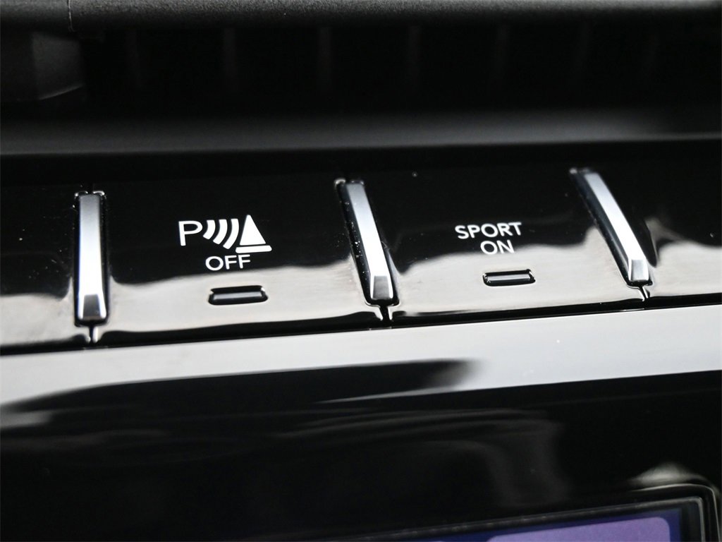 Used 2023 Jeep Grand Cherokee Altitude image 17