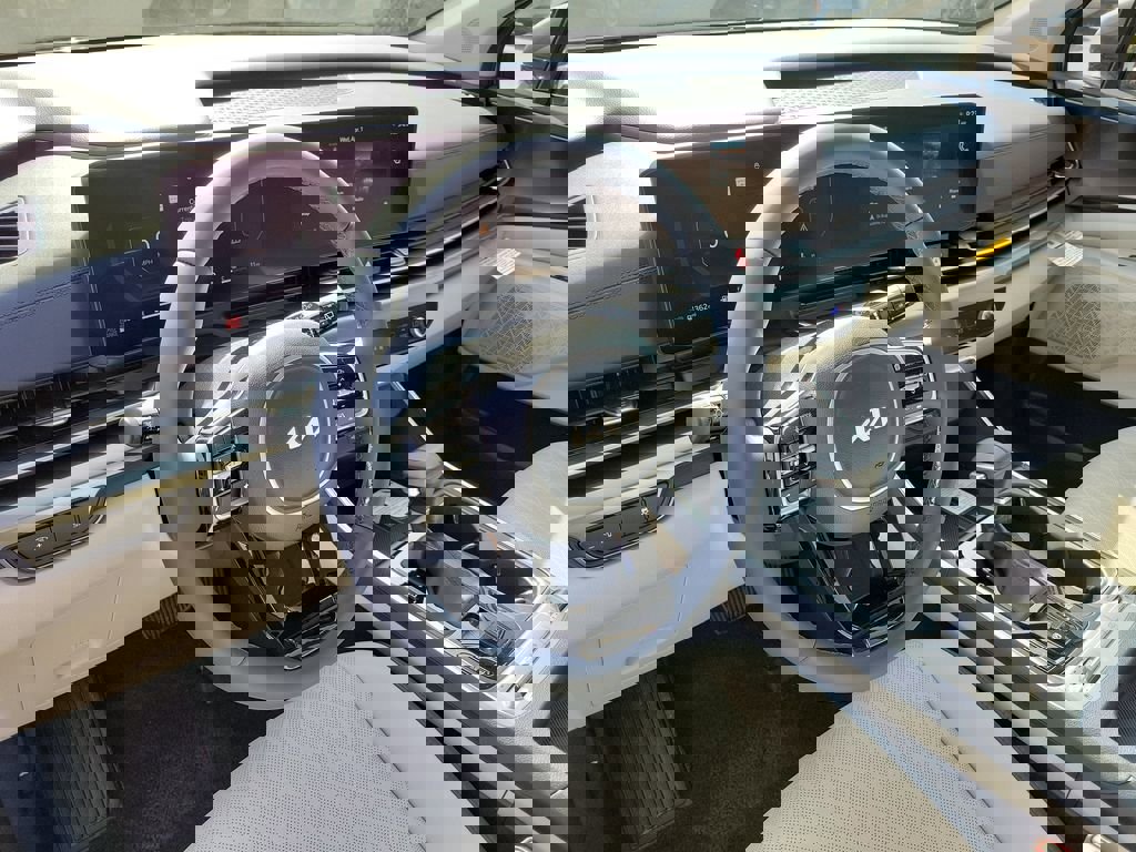 New 2026 Kia Carnival SX FWD image 24