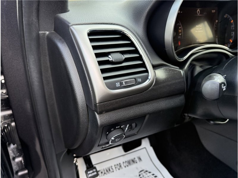 Used 2018 Jeep Grand Cherokee Altitude image 34