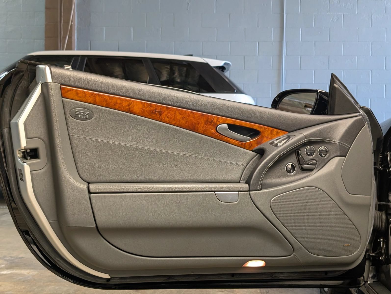 Used 2004 Mercedes-Benz SL 55 AMG image 16
