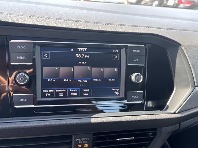 Certified 2022 Volkswagen Jetta SE w/ Panoramic Sunroof Package FWD image 20