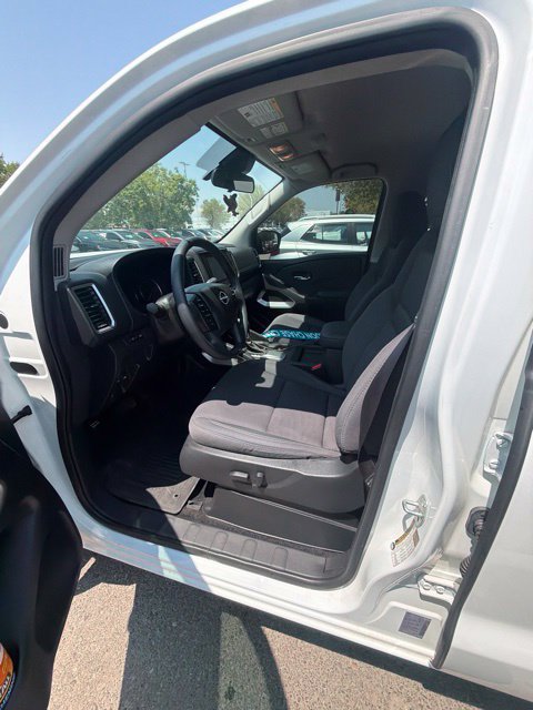 Used 2024 Nissan Frontier SV AWD/4WD image 6