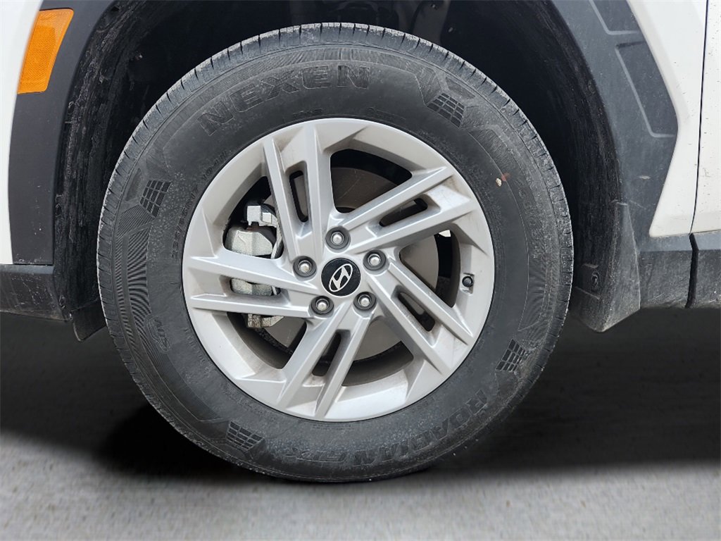 Certified 2025 Hyundai Tucson SE image 10