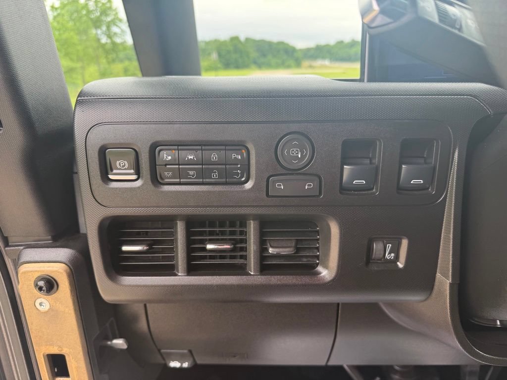 Used 2024 Chevrolet Brightdrop 600 w/ Battery Pack, Max Range AWD/4WD image 16