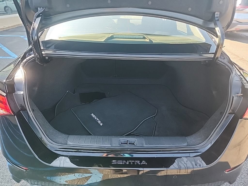 Used 2023 Nissan Sentra SR w/ Electronics Package FWD image 27