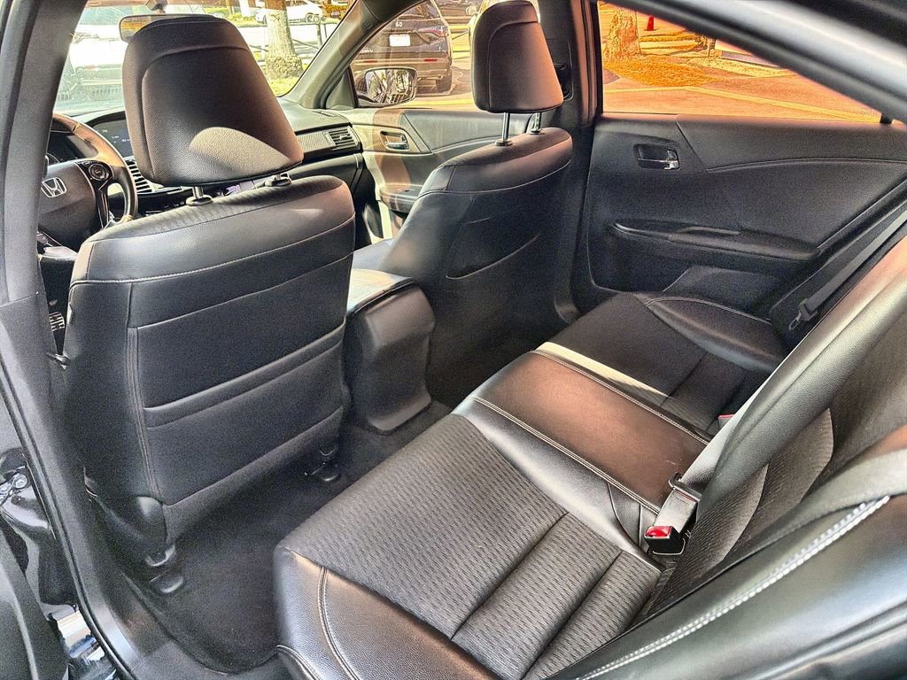 Used 2017 Honda Accord Sport image 25