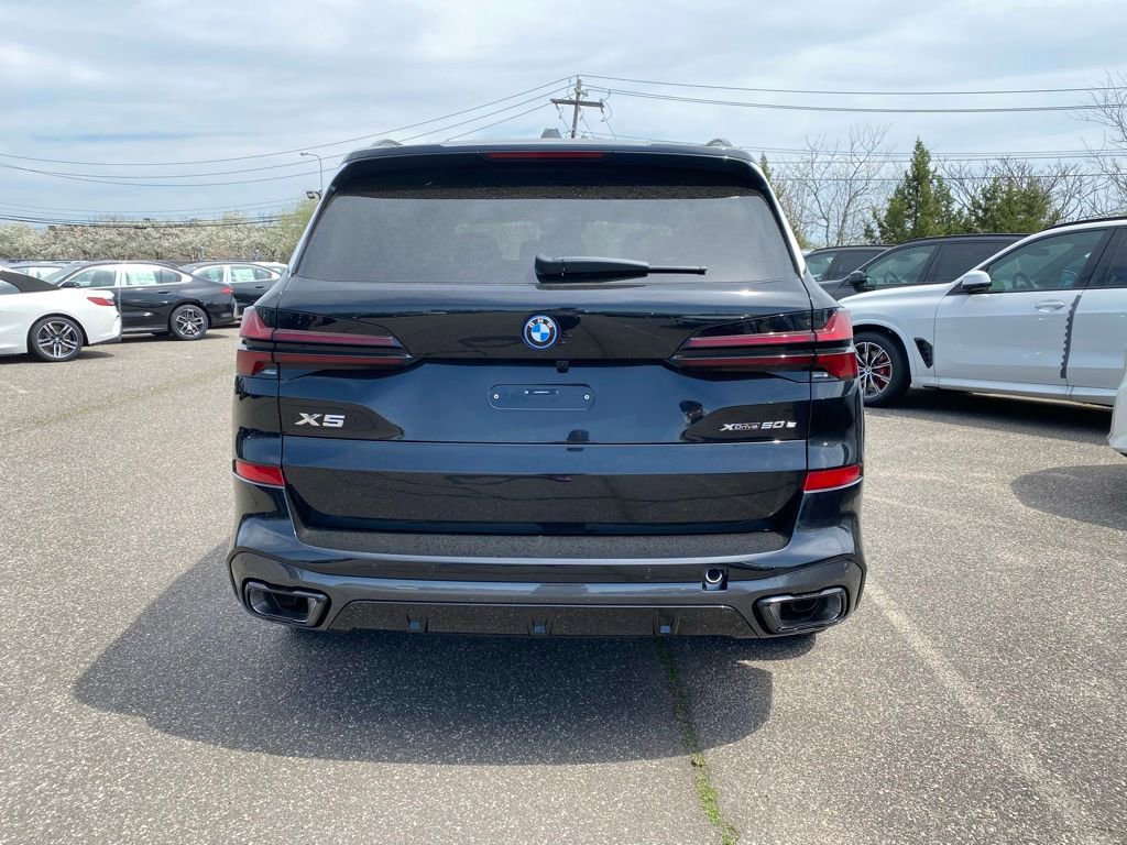 New 2026 BMW X5 xDrive50e w/ M Sport Package AWD/4WD image 3