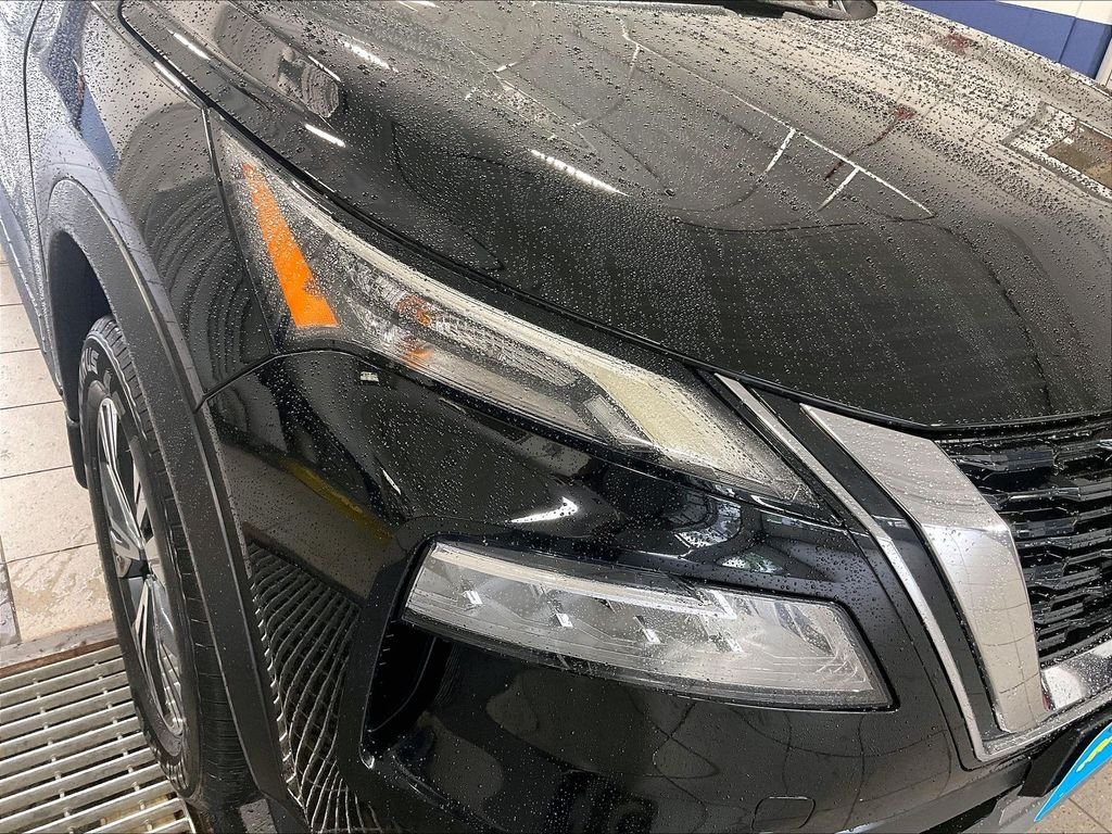 Used 2023 Nissan Rogue SV AWD/4WD image 32