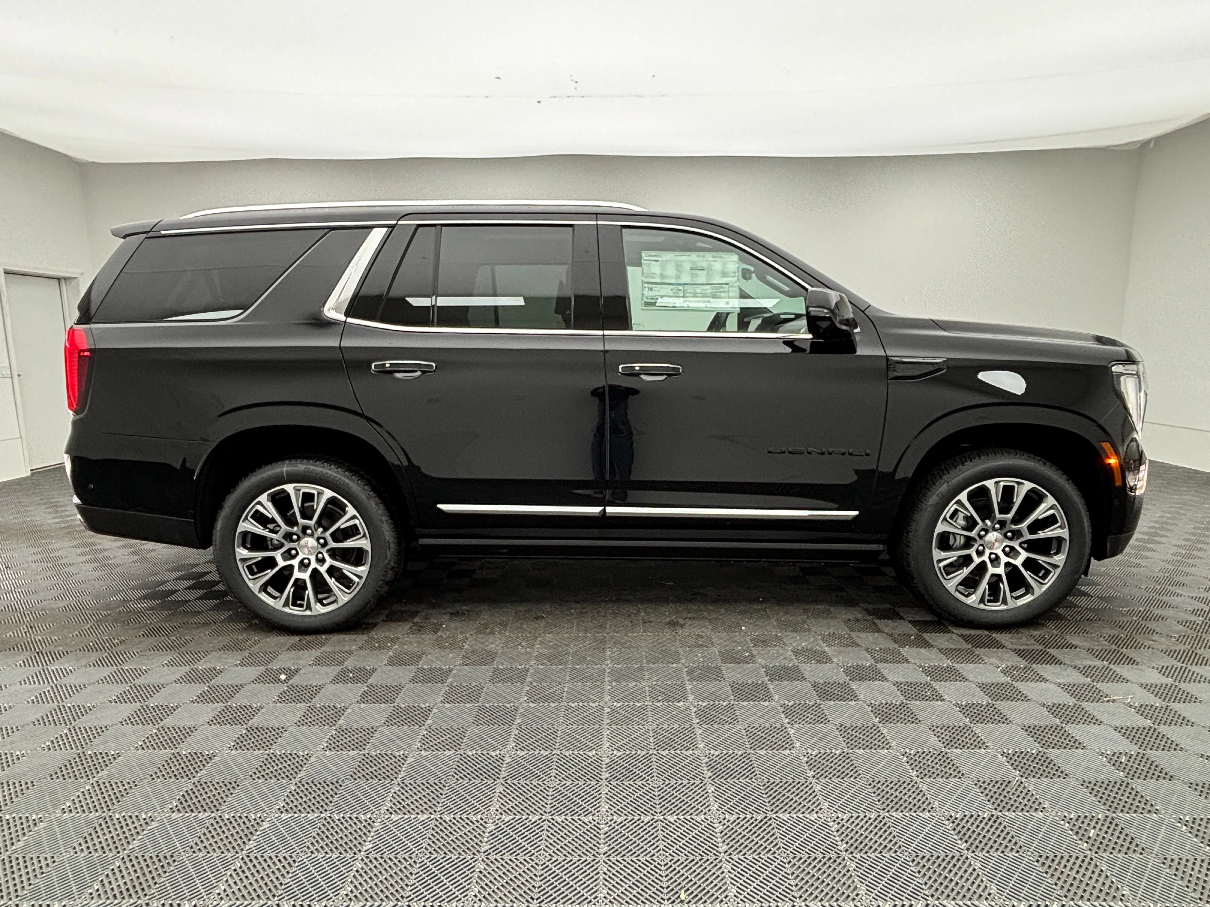 New 2026 GMC Yukon Denali w/ Denali Reserve Package AWD/4WD image 10