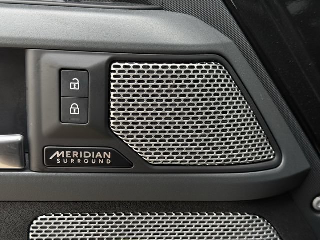 Used 2023 Land Rover Defender 130 X-Dynamic SE AWD/4WD image 25