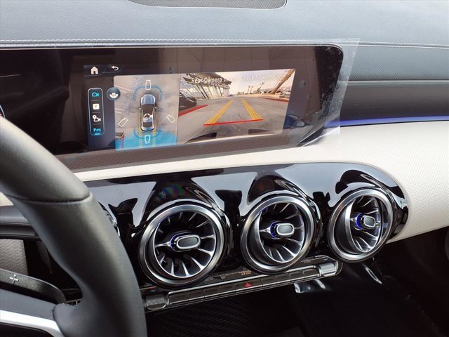 Used 2025 Mercedes-Benz CLA 250 image 6