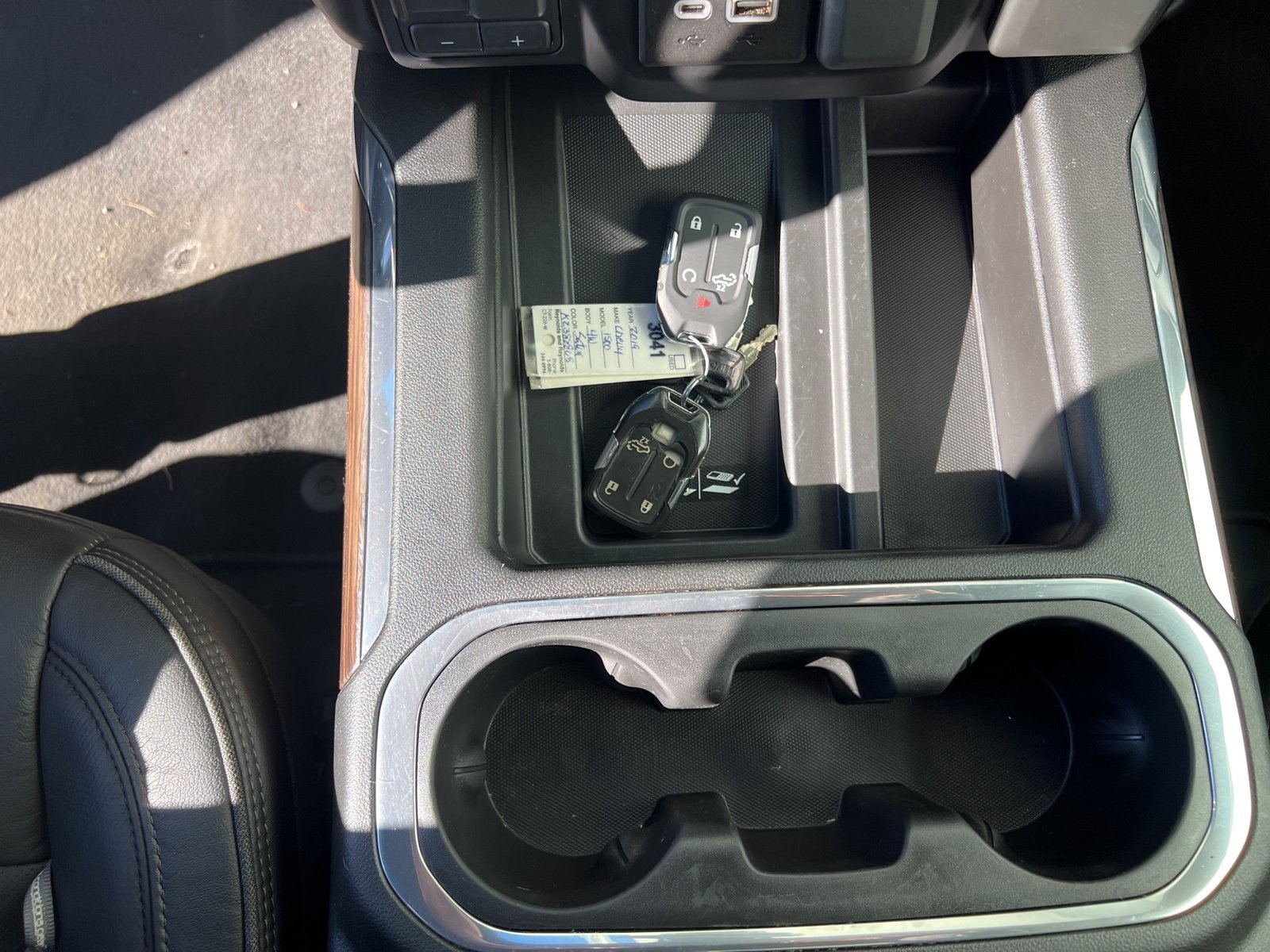 Used 2019 Chevrolet Silverado 1500 High Country w/ Technology Package image 17