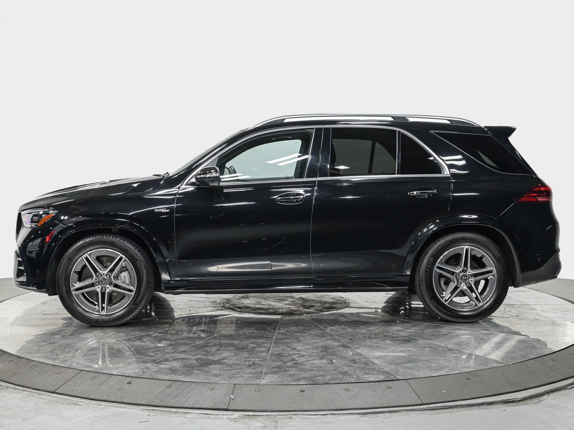 Used 2024 Mercedes-Benz GLE 53 AMG 4MATIC image 2