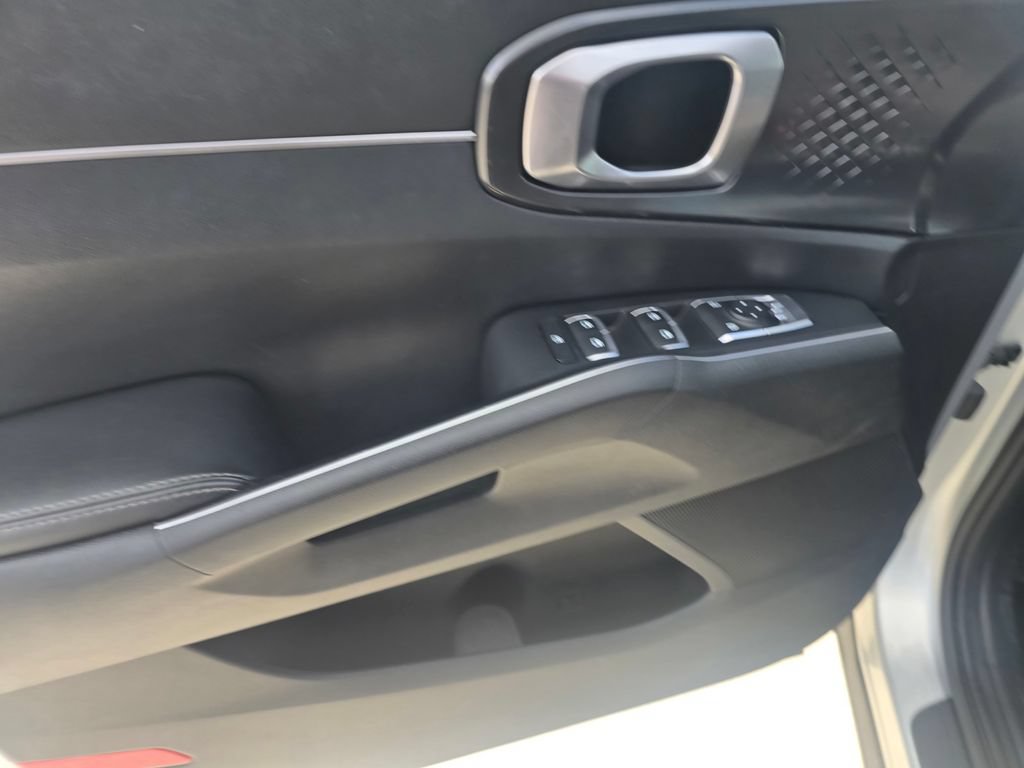 Used 2022 Kia Sorento LX FWD image 22