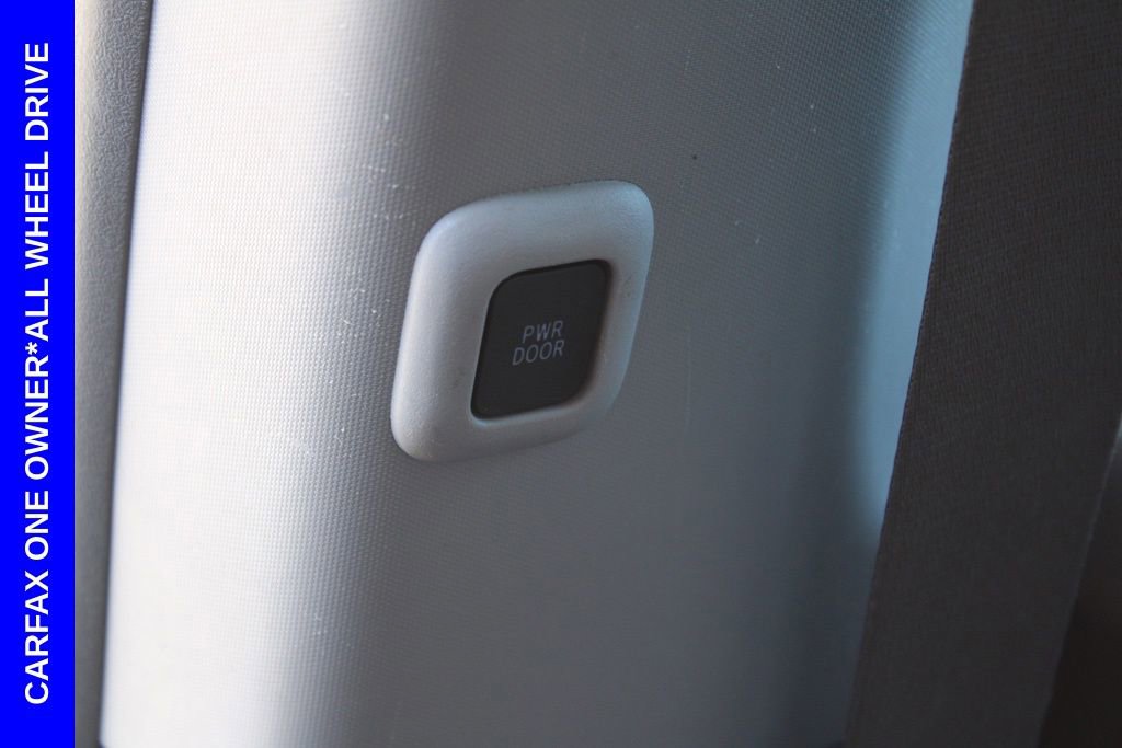 Used 2018 Toyota Sienna LE image 25