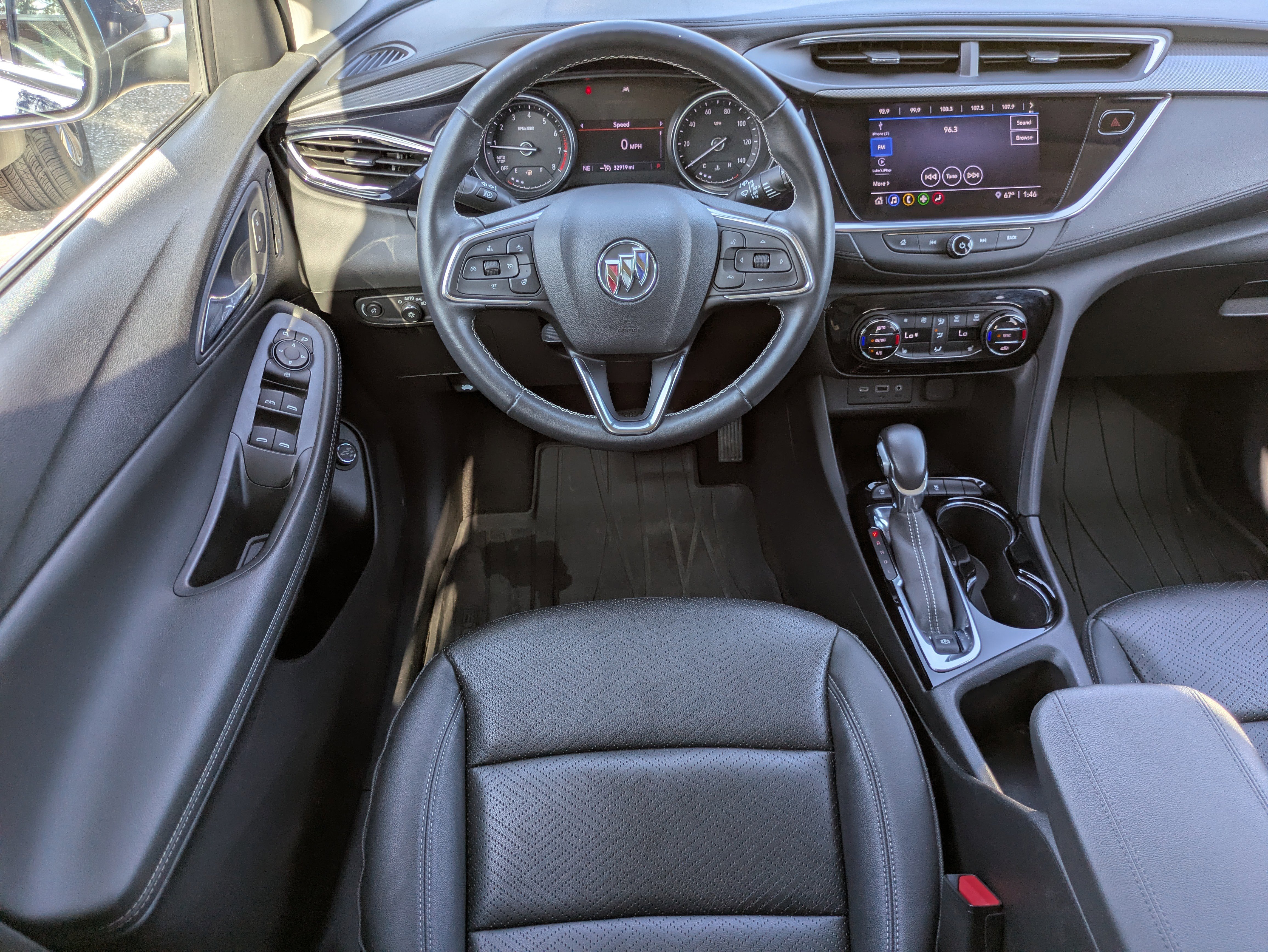 Used 2023 Buick Encore GX Essence w/ Experience Buick Package image 4