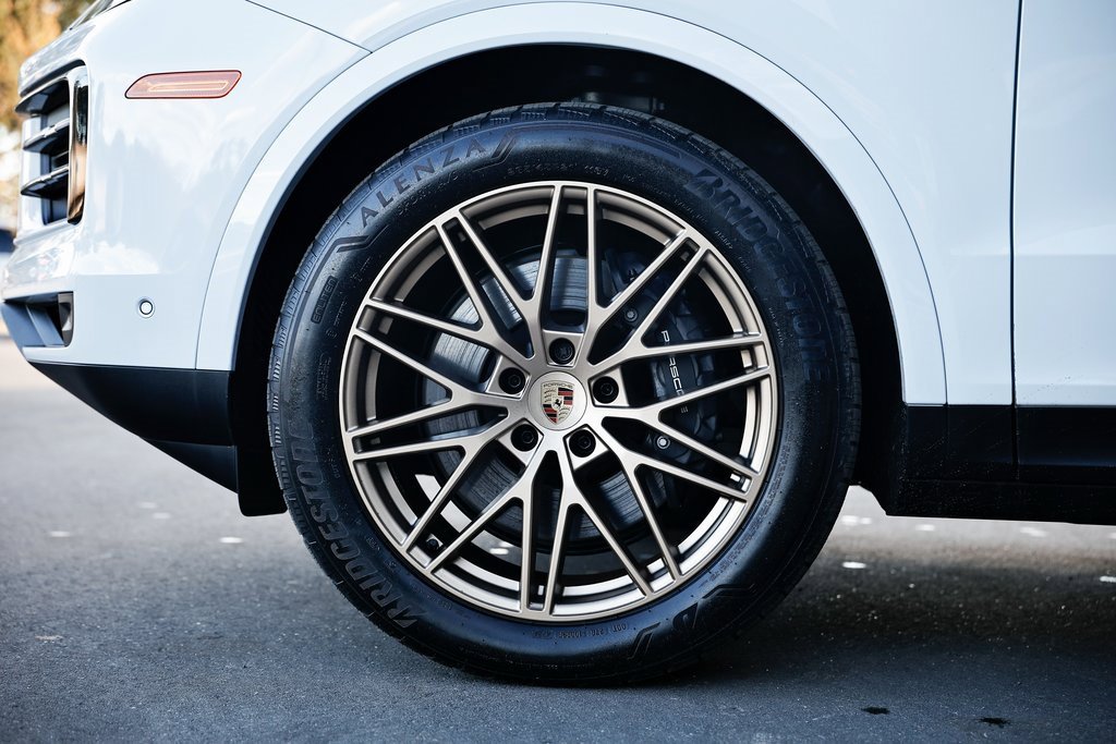Certified 2025 Porsche Cayenne w/ Premium Package Plus image 13