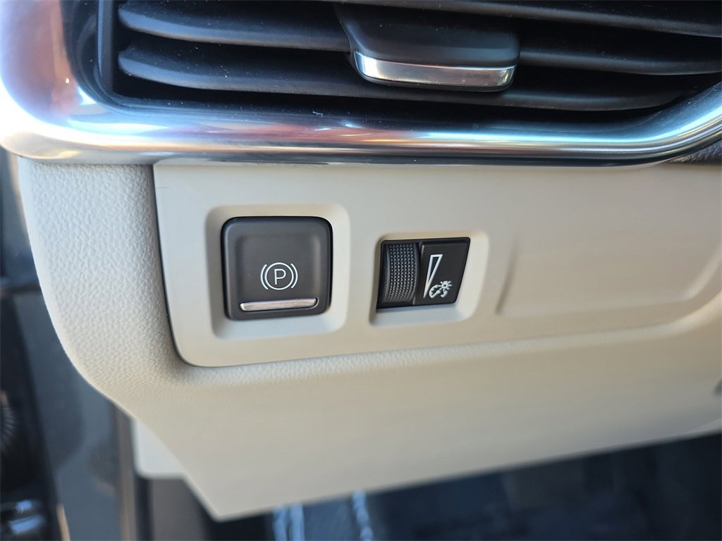 Used 2021 Cadillac XT4 Premium Luxury w/ Driver Awareness Package image 34