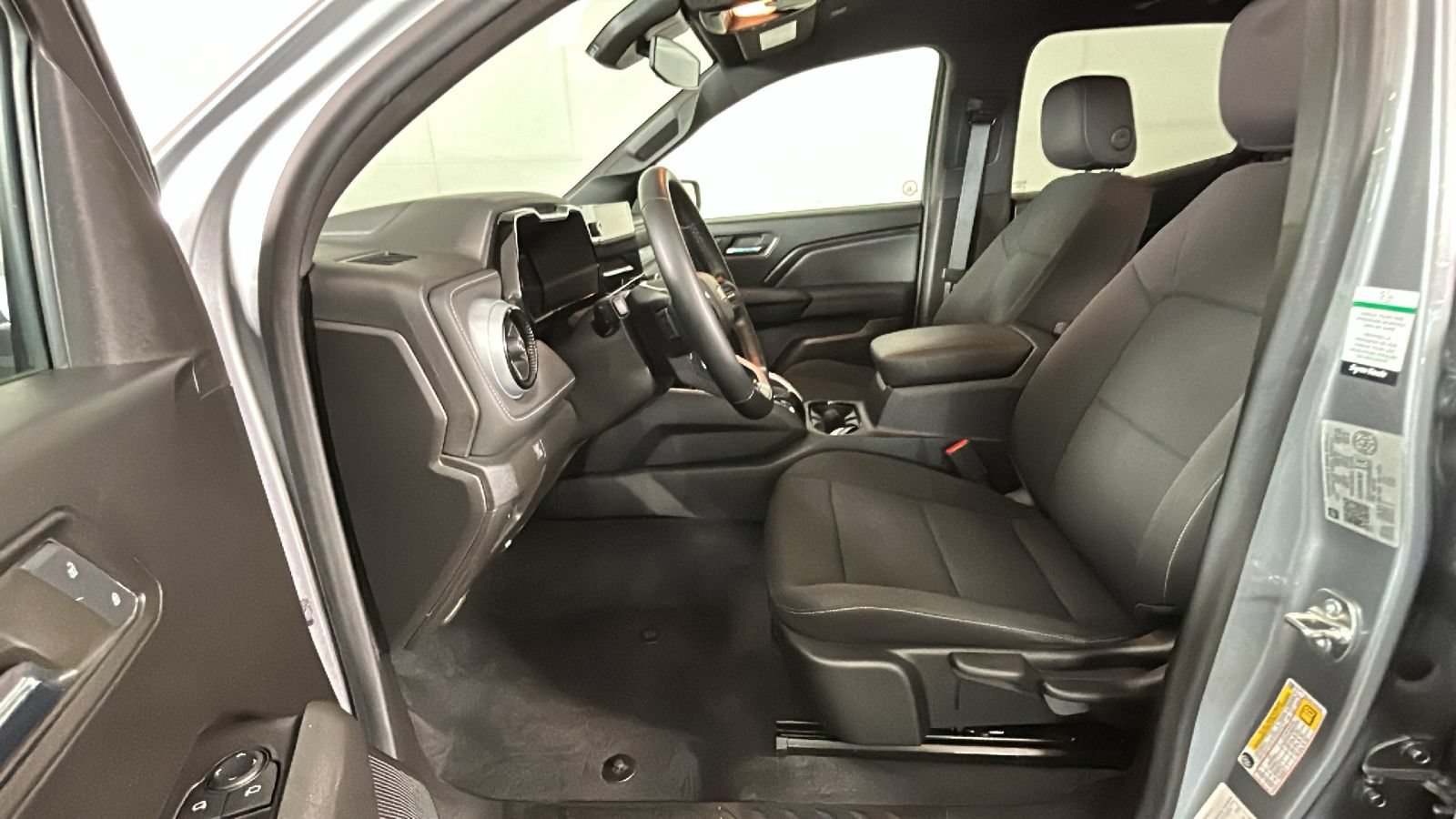 Used 2024 Chevrolet Colorado LT w/ LT Convenience Package AWD/4WD image 12