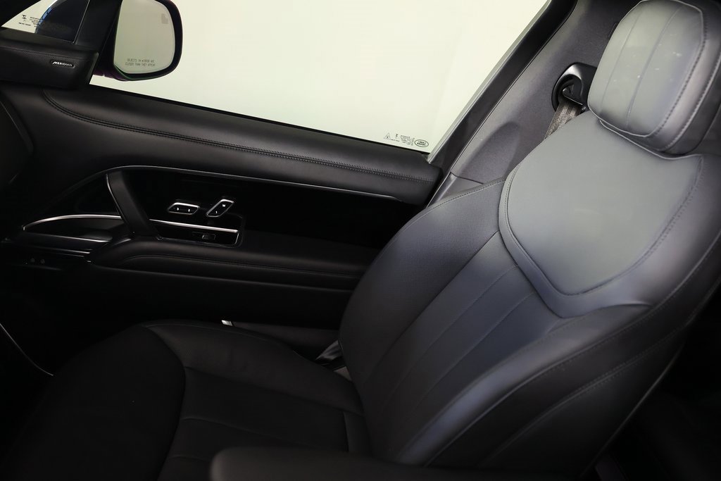 Used 2023 Land Rover Range Rover SE image 36