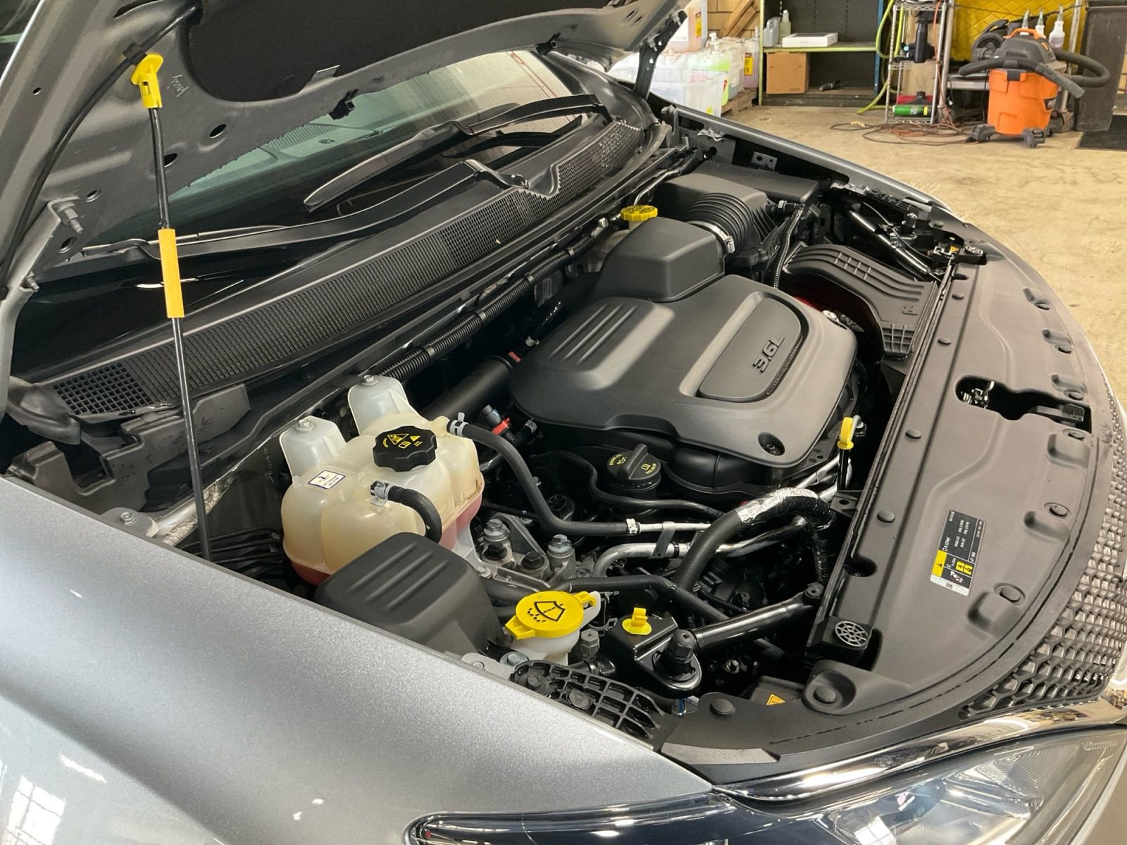 Used 2020 Chrysler Pacifica Limited image 19