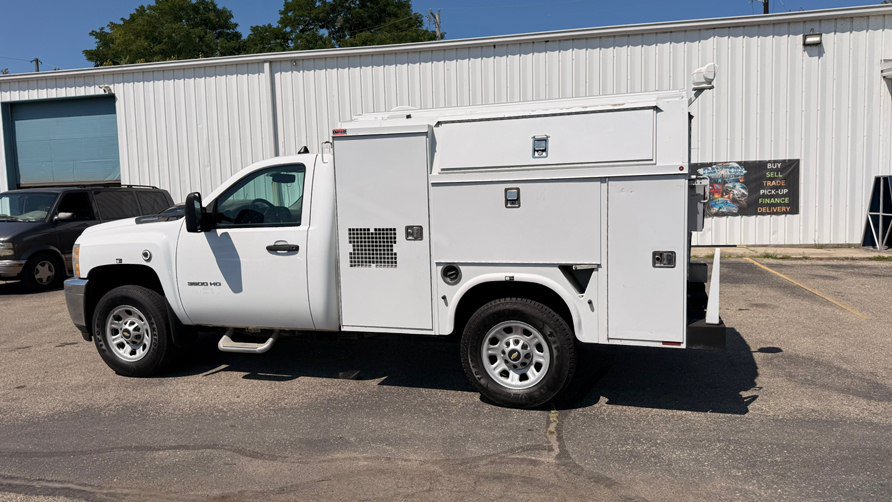 Used 2013 Chevrolet Silverado 3500 W/T RWD image 2