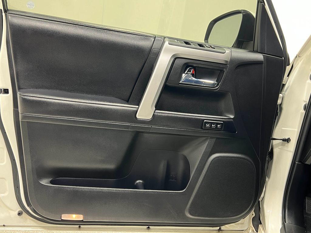 Used 2016 Toyota 4Runner Limited AWD/4WD image 16