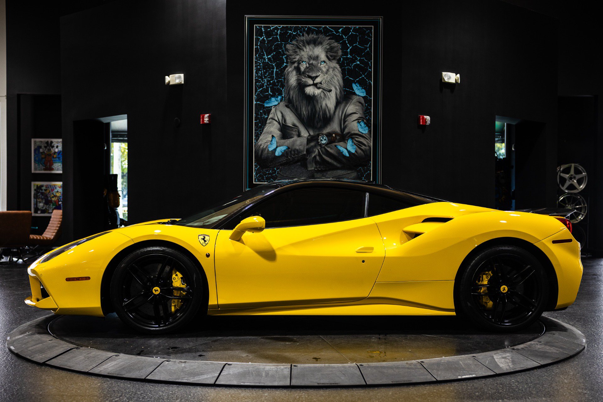 Used 2018 Ferrari 488 GTB RWD image 6
