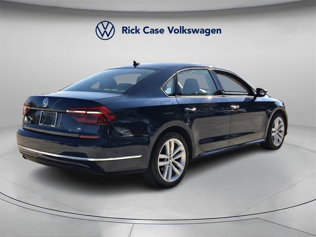 Used 2019 Volkswagen Passat 2.0T Wolfsburg w/ Wheels & Sunroof Package image 7