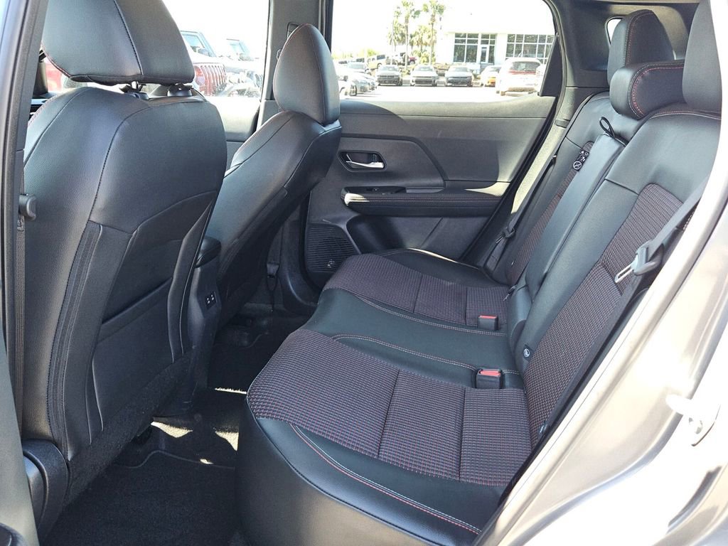 Used 2025 Nissan Kicks SR AWD/4WD image 11