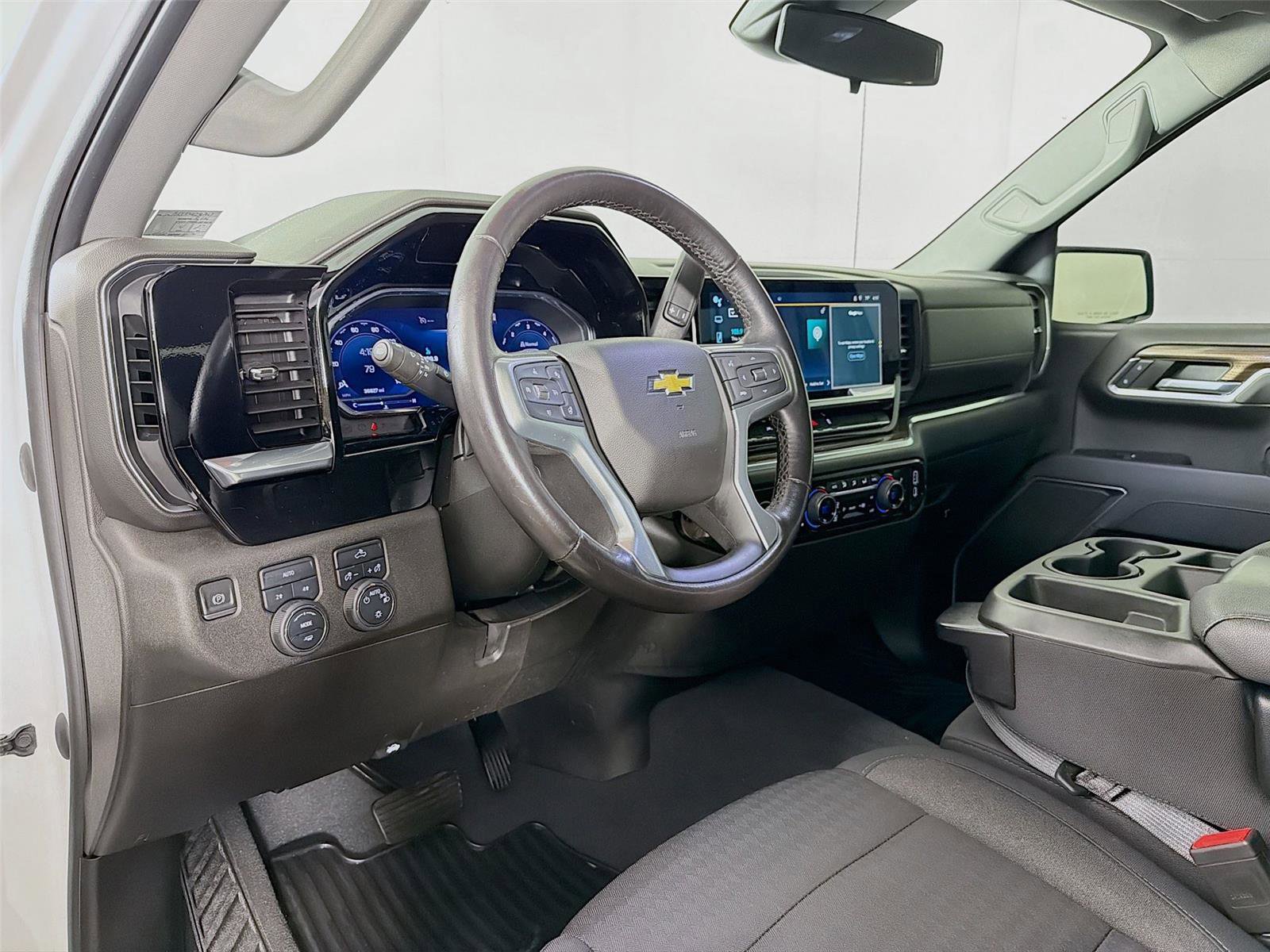 Used 2022 Chevrolet Silverado 1500 LT AWD/4WD image 9