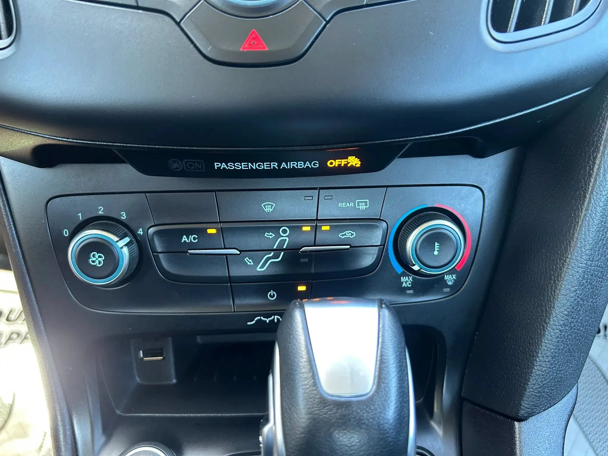 Used 2015 Ford Focus SE FWD image 19