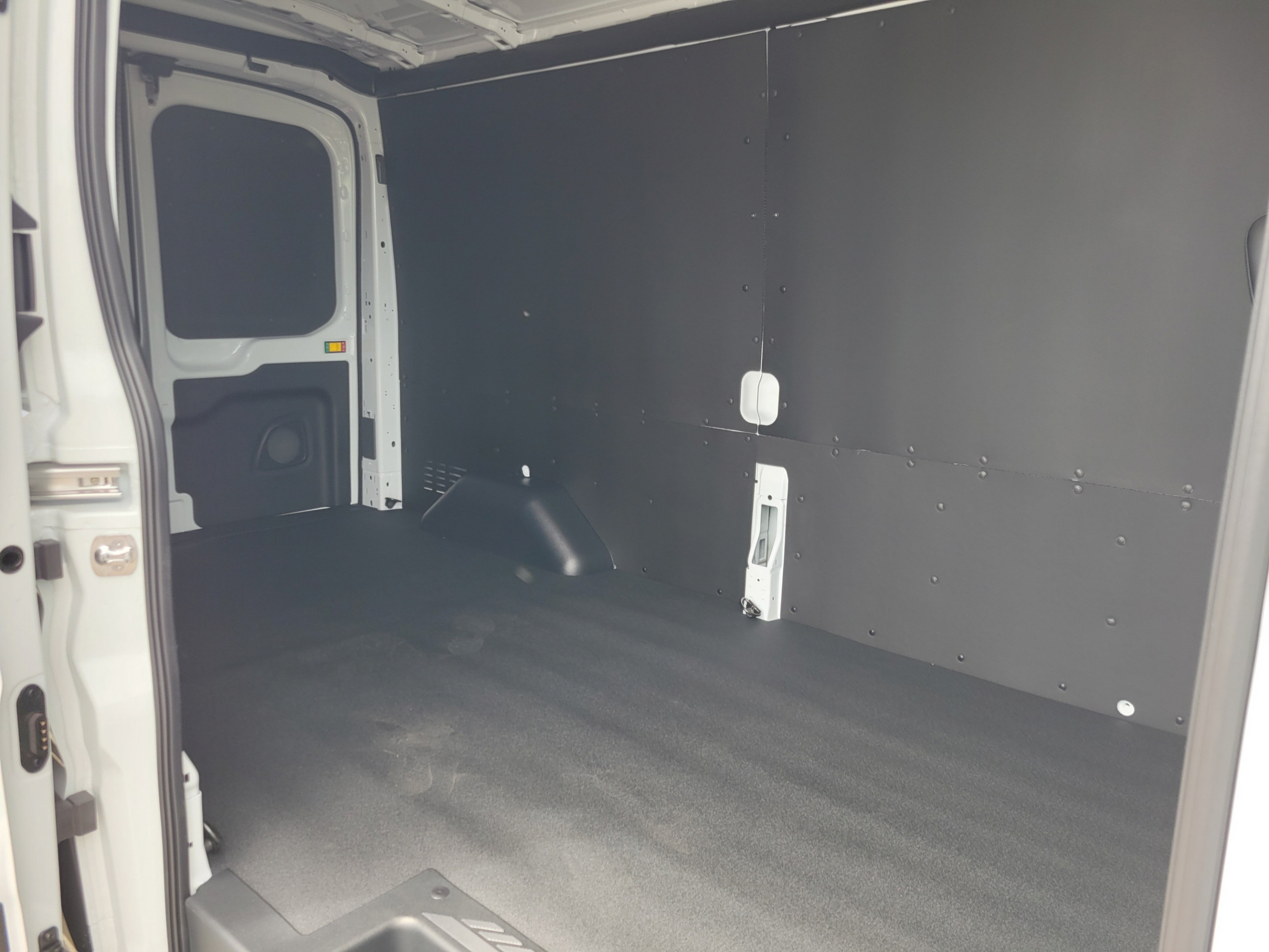 New 2026 Ford Transit 250 148 Medium Roof RWD image 7