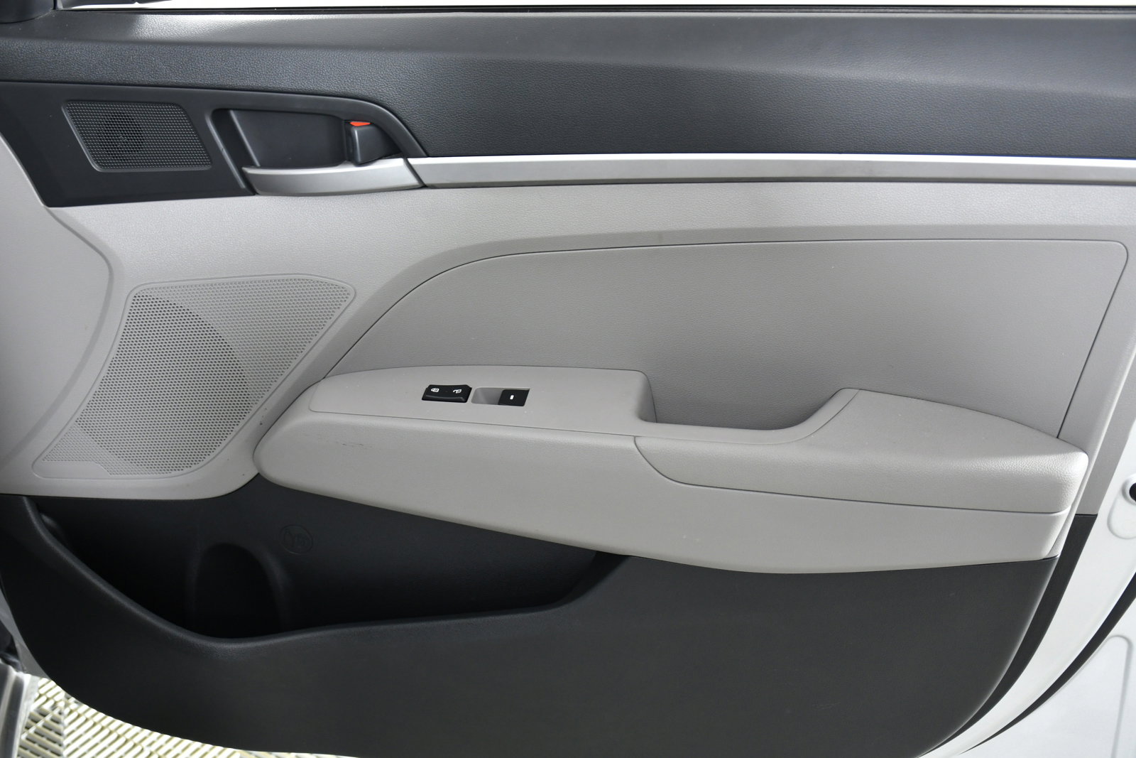 Used 2017 Hyundai Elantra SE image 26