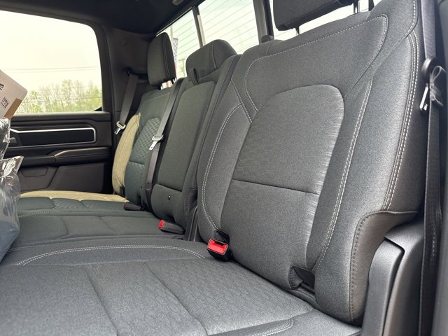New 2026 RAM 1500 4x4 Crew Cab image 23