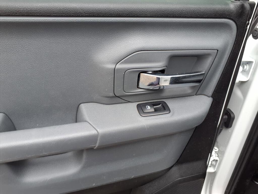 Used 2024 RAM 1500 Classic SLT AWD/4WD image 9