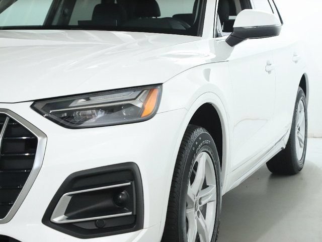 Used 2023 Audi Q5 2.0T Premium w/ Convenience Package AWD/4WD image 4