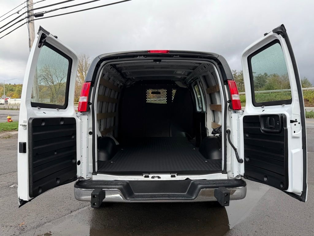 Used 2024 GMC Savana 2500 w/ Driver Convenience Package image 22