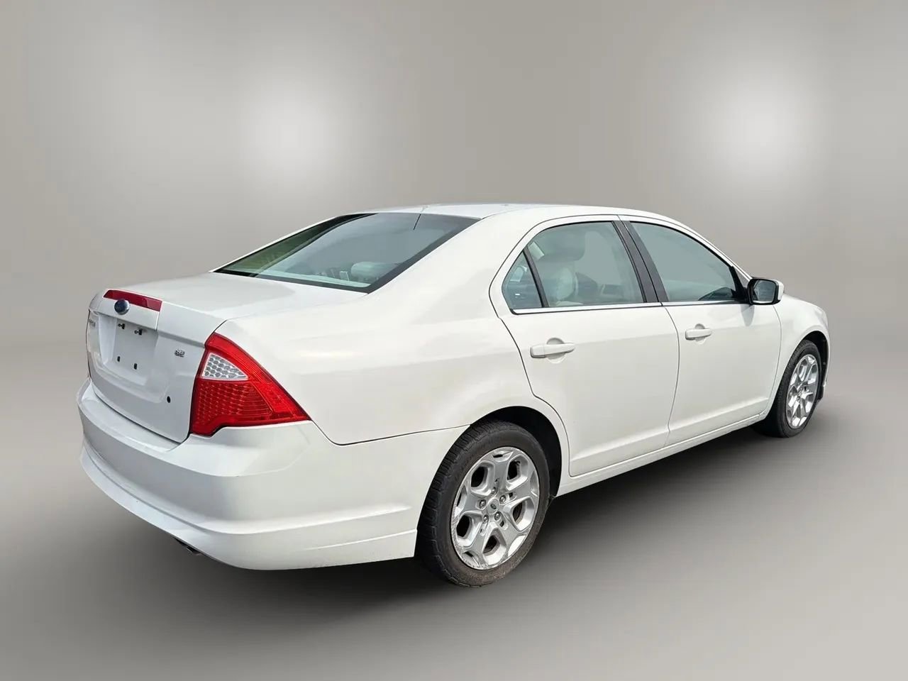 Used 2010 Ford Fusion SE FWD image 5